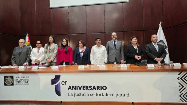 Integrantes del Tribunal de Disciplina Judicial durante la presentación de resultados de su primer año de labores